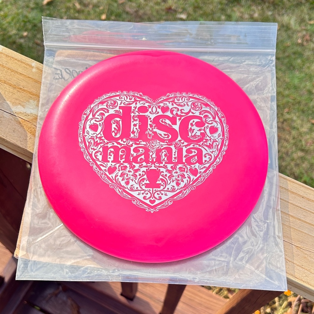 New & Beautiful Discmania Red Penned P1X Disc Golf Putter w Heart ❤️ Stamp